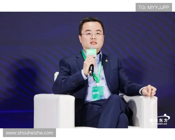 攀岩人生的深度对话:杨伟如何在高峰与挑战中寻找自我 攀岩人生的深度对话:杨伟如何在高峰与挑战中寻找自我