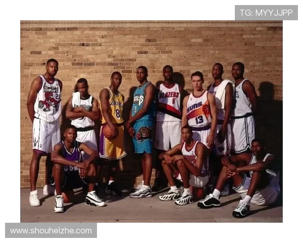 深圳篮球队在钻石联赛中的崛起与突破之路全景回顾 深圳篮球队在钻石联赛中的崛起与突破之路全景回顾