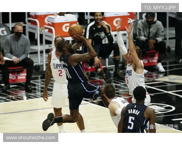 快船与掘金激战正酣谁能在这场对决中笑到最后 快船与掘金激战正酣谁能在这场对决中笑到最后