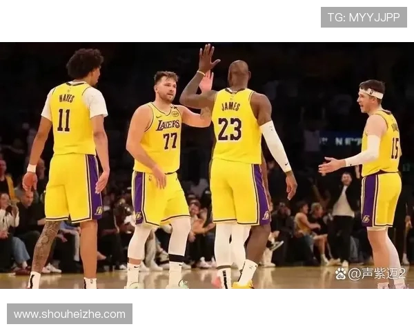 湖人对决掘金球鞋之战谁能赢得球场风尚与潮流之巅