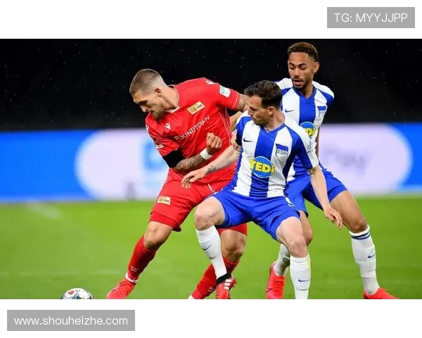 海登与柏林联的激烈对决揭示德乙联赛的竞争魅力与未来走势 海登与柏林联的激烈对决揭示德乙联赛的竞争魅力与未来走势